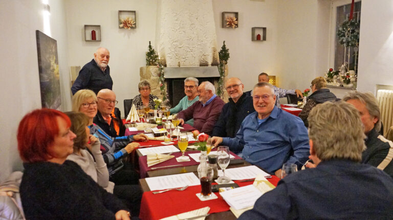 Weihnachtsturnier und Weihnachtsfeier 2025 – Foto 3